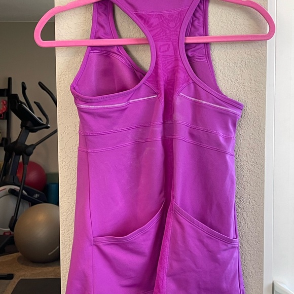 Athleta fuchsia built in bra pockets in back sleeveless Tank Top. Size Small - Picture 3 of 7
